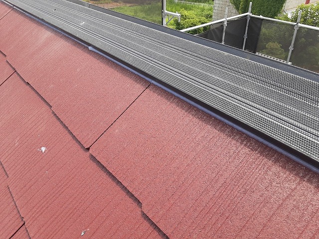 棟の下地　樹脂製抜き板